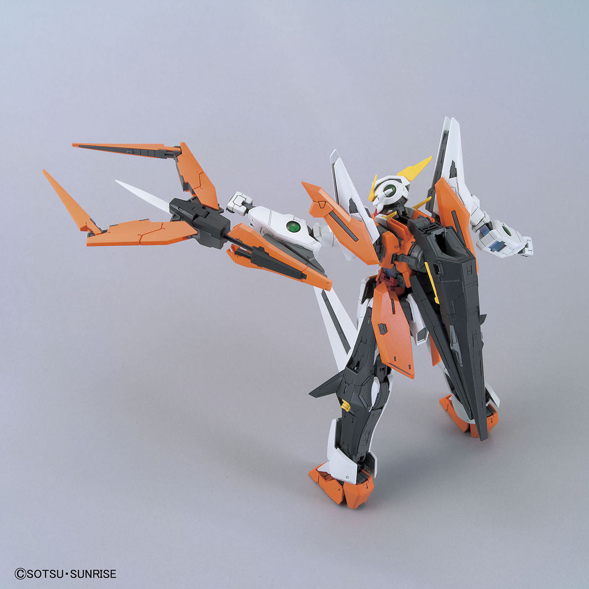 Bandai Master Grade GN-003 Gundam Kyrios