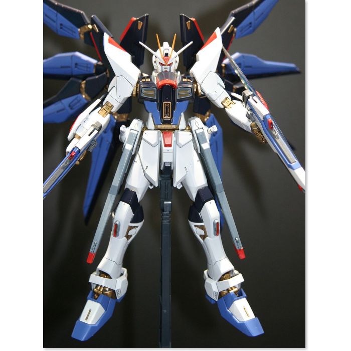 Bandai Master Grade Strike Freedom Gundam 02