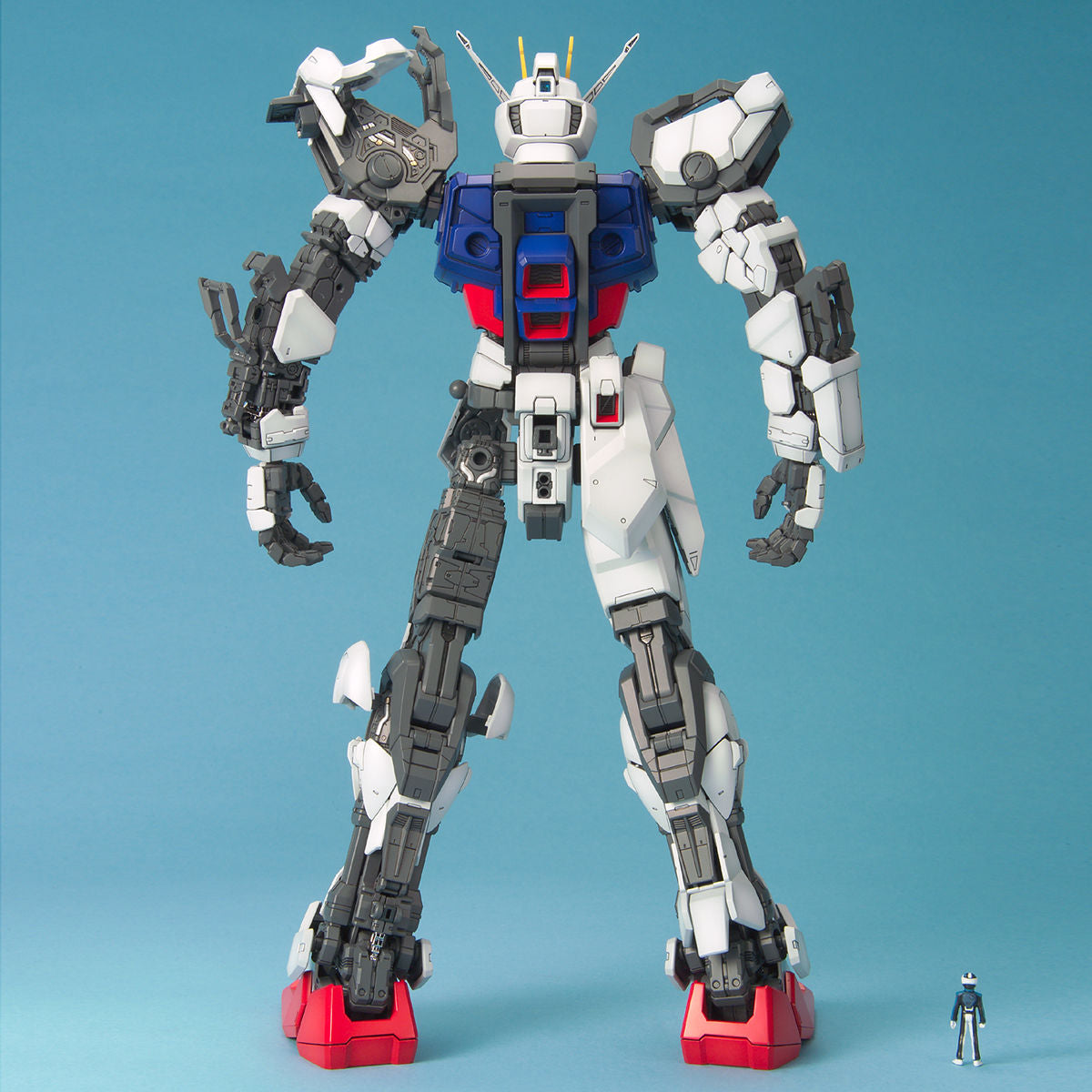 Bandai Perfect Grade 1/60 Strike Gundam