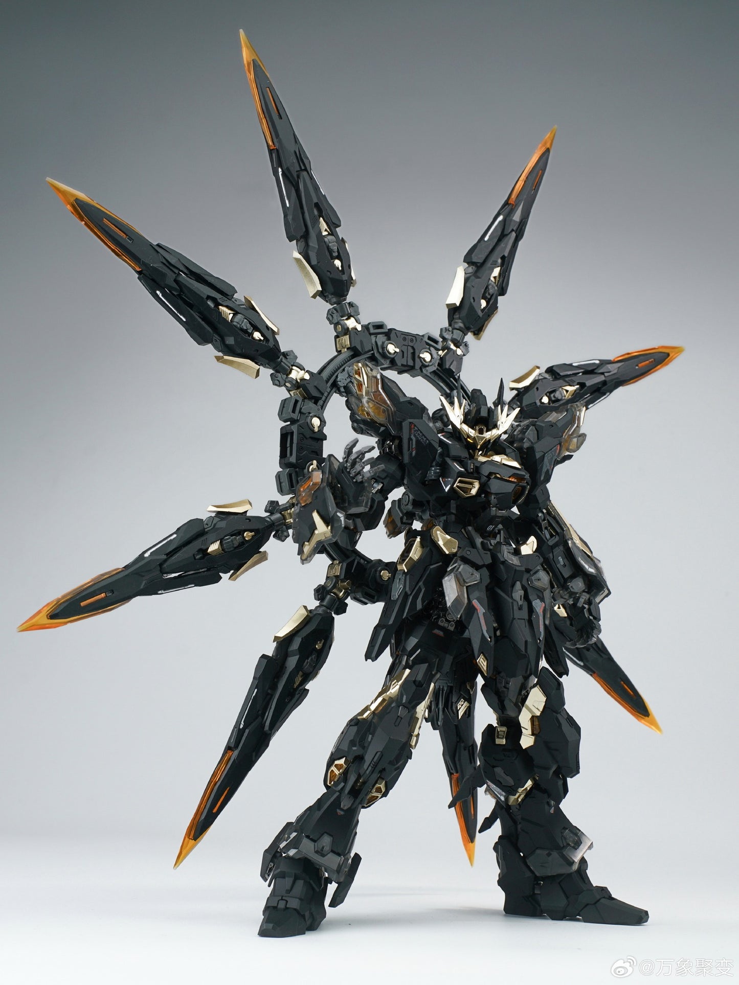 Vientiane Fusion 1/100 Apocalypse Black