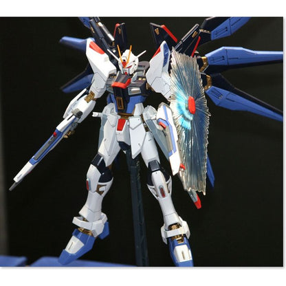 Bandai Master Grade Strike Freedom Gundam 01